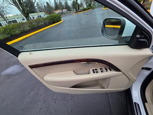 Used 2015 Volvo XC70 T6 Platinum w/ Protection Package image 51