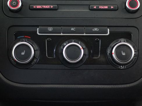 Used 2010 Volkswagen Jetta Limited Edition FWD image 18