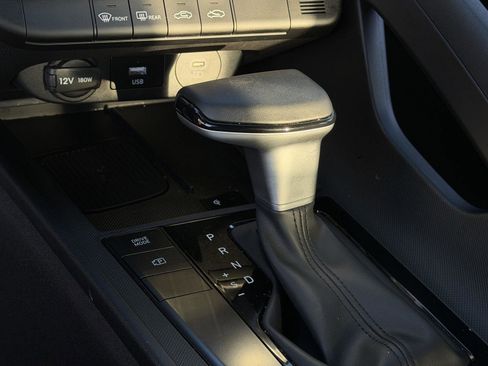 Certified 2025 Hyundai Elantra Sport image 17