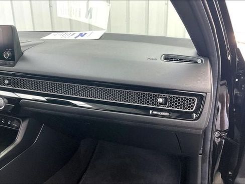 Certified 2025 Honda Civic Sport image 17