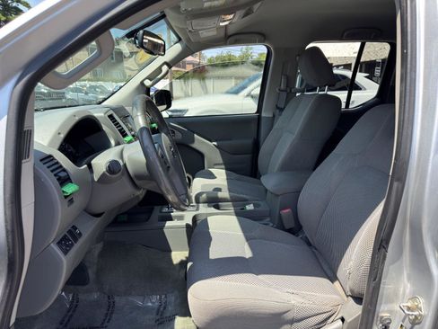 Used 2016 Nissan Frontier SV w/ SV Value Truck Package RWD image 16