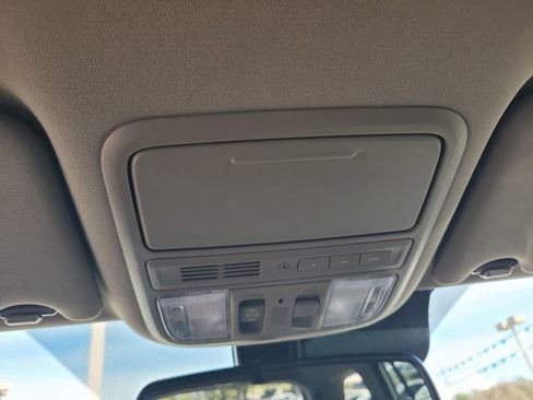 Used 2016 Honda Pilot Touring image 22