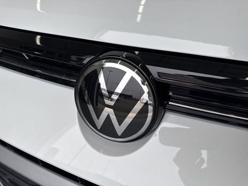 New 2026 Volkswagen Taos SE AWD/4WD image 32