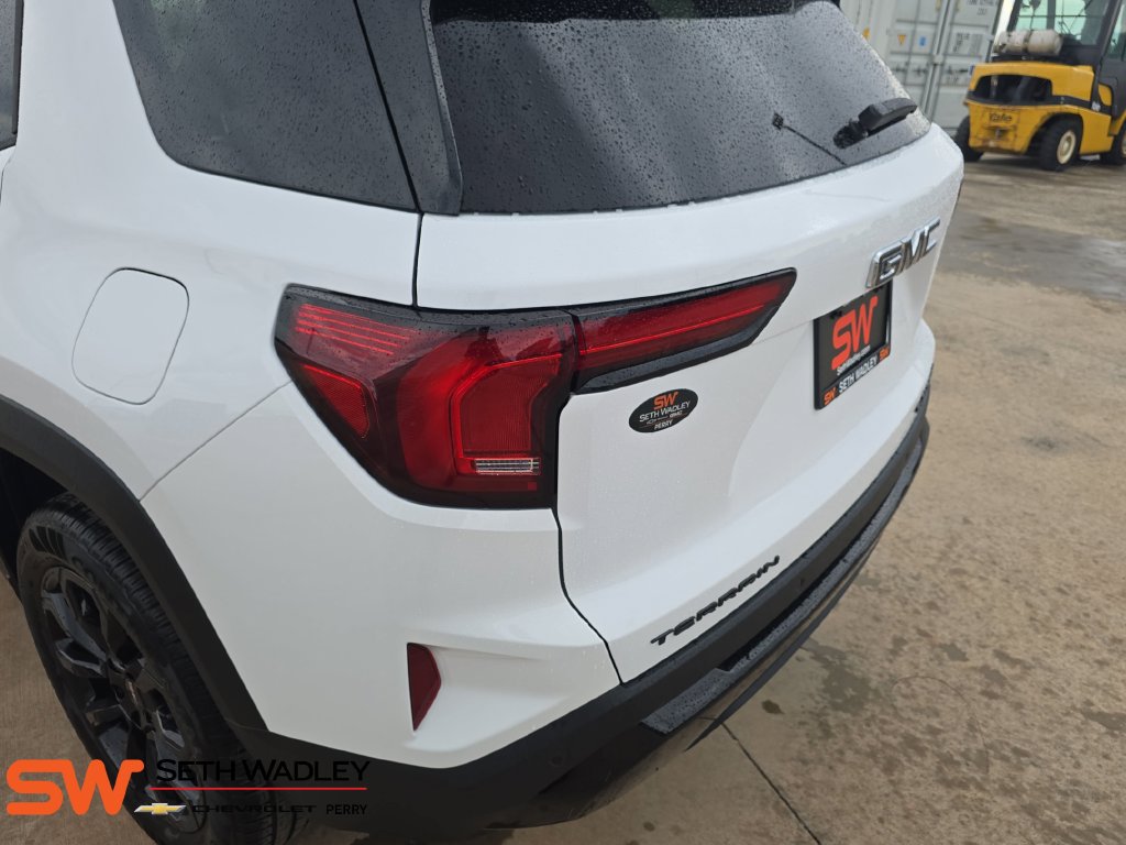 New 2027 GMC Terrain Elevation w/ Elevation Premium Package FWD image 35