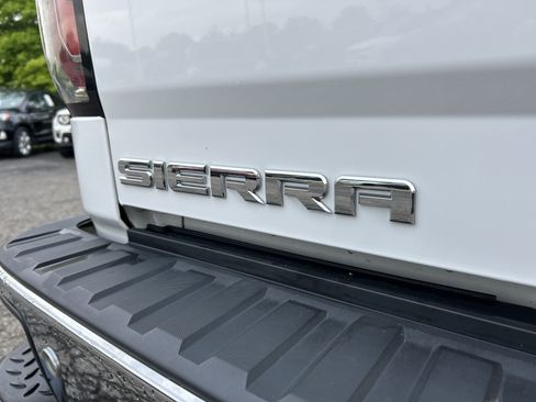 Used 2018 GMC Sierra 1500 SLT AWD/4WD image 28