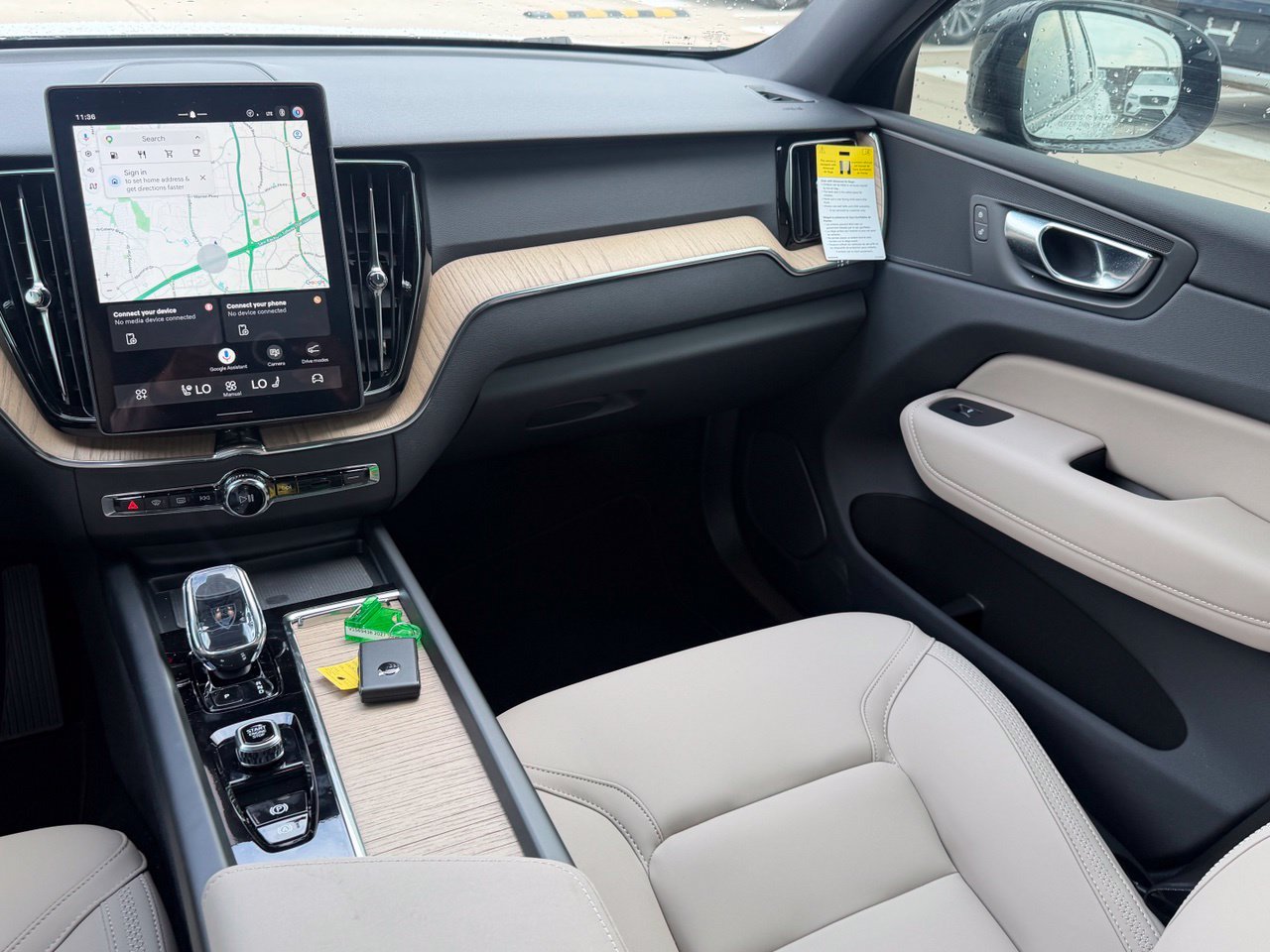 New 2027 Volvo XC60 B5 Core AWD/4WD image 13