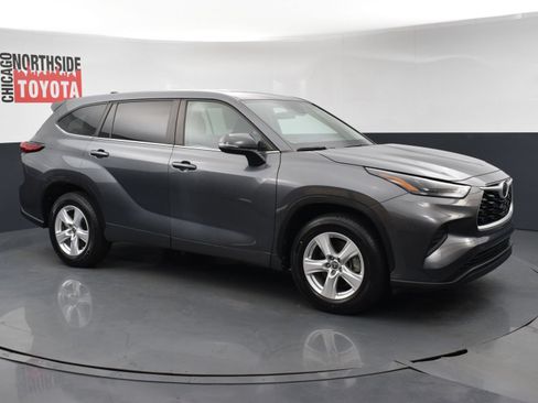 Used 2023 Toyota Highlander L FWD image 6