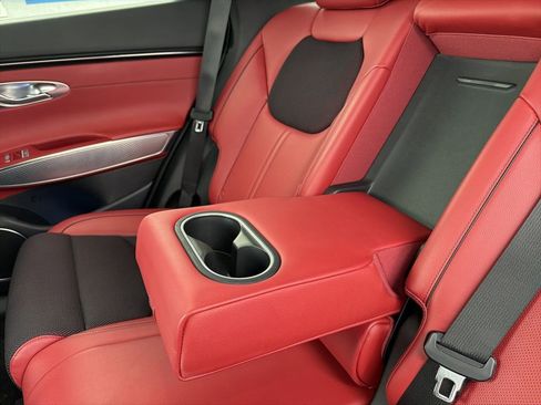 Used 2025 Genesis GV70 3.5T Sport image 38