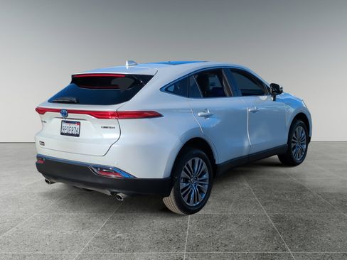 Used 2024 Toyota Venza Limited image 5