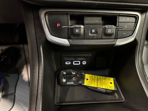 Used 2022 GMC Terrain SLT w/ Tech Package AWD/4WD image 16