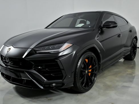 Used 2022 Lamborghini Urus AWD/4WD image 5