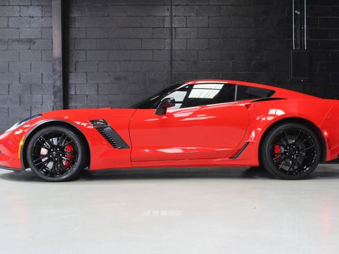 Used 2016 Chevrolet Corvette Z06 w/ 3LZ Preferred Equipment Group image 3
