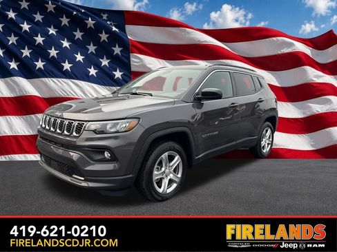 Used 2024 Jeep Compass Latitude AWD/4WD image 1
