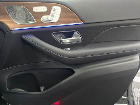 Certified 2025 Mercedes-Benz GLS 450 4MATIC image 28