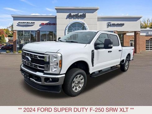 Used 2024 Ford F250 XLT w/ Snow Plow Prep Package AWD/4WD image 4