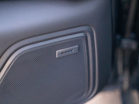 Certified 2026 Porsche Macan AWD/4WD image 11