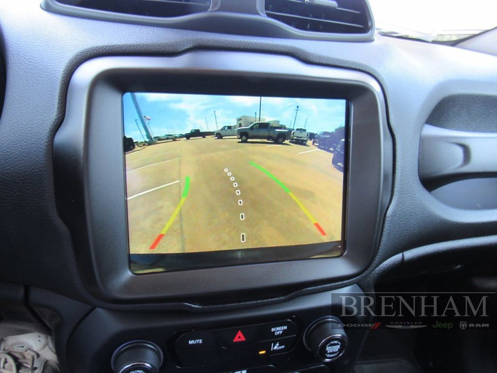 Used 2023 Jeep Renegade Latitude AWD/4WD image 20