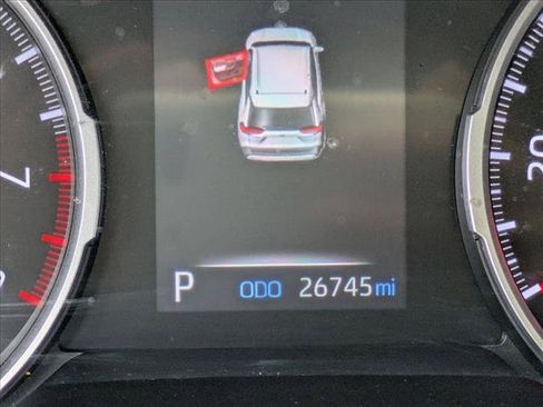 Used 2021 Toyota RAV4 XLE FWD image 10