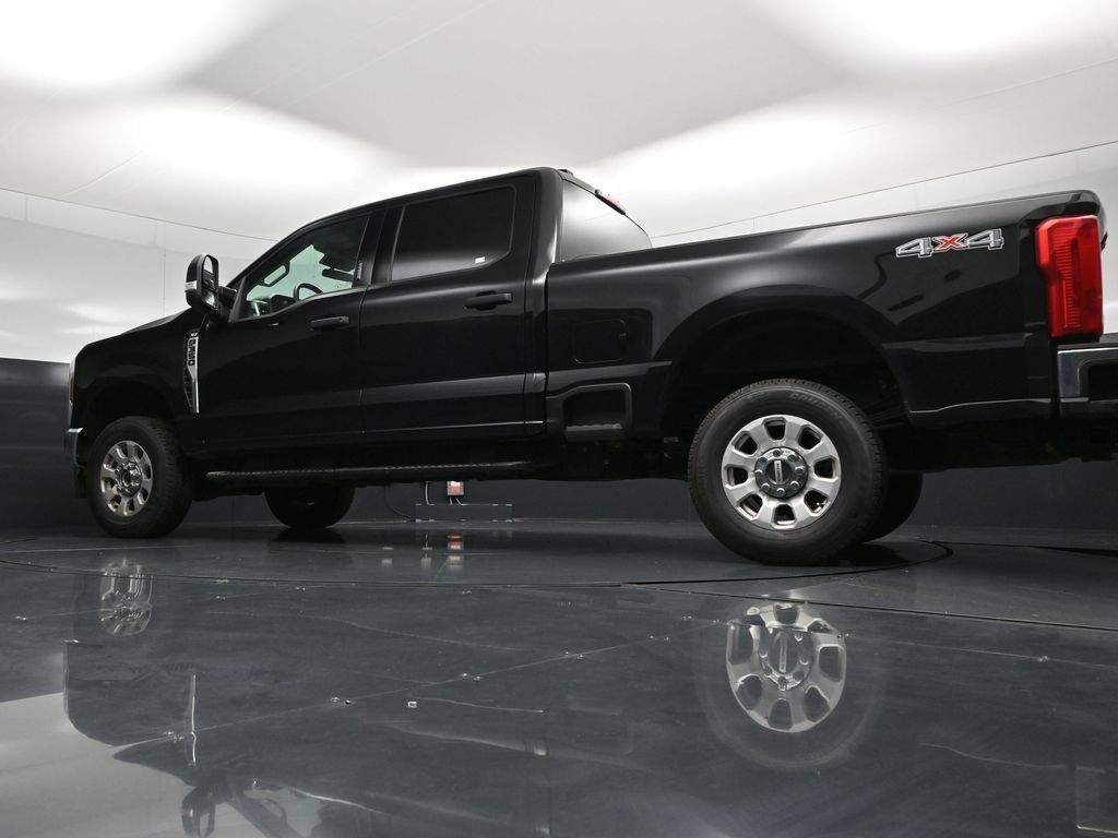 Used 2024 Ford F350 XLT AWD/4WD image 49
