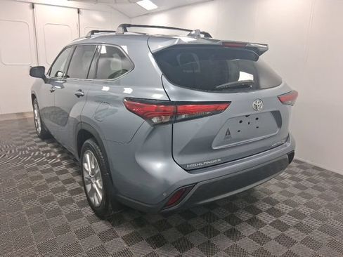 Used 2021 Toyota Highlander Limited AWD/4WD image 4