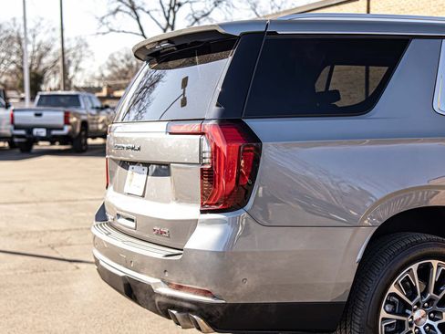 Used 2026 GMC Yukon Denali w/ Sun & Power Step Package AWD/4WD image 13