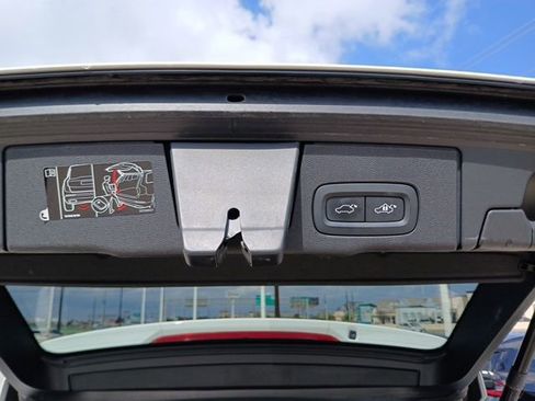 Used 2021 Volvo XC60 T6 Inscription w/ Advanced Package image 11