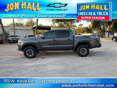 Used 2022 Toyota Tacoma TRD Off-Road w/ Technology Package image 4