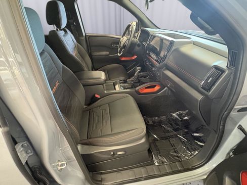 Used 2025 Nissan Frontier PRO-4X w/ Interior Protection Package AWD/4WD image 15