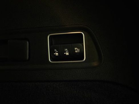 Used 2023 Mercedes-Benz GLS 450 4MATIC image 32