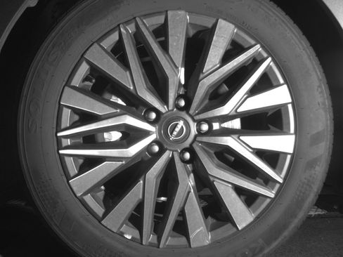 Used 2025 Nissan Altima 2.5 SV FWD image 12