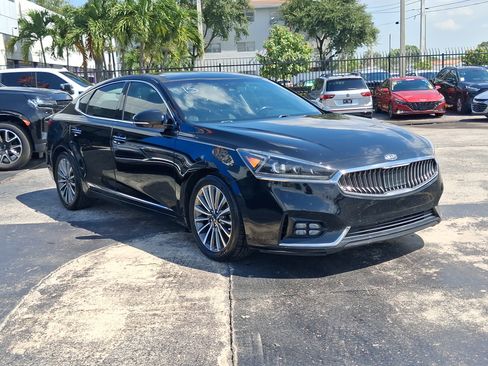 Used 2017 Kia Cadenza Technology FWD image 4