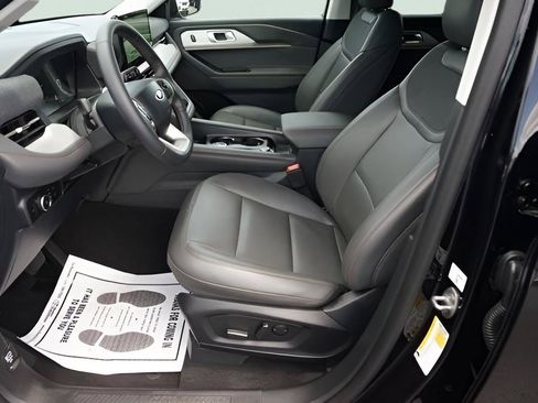 Certified 2026 Ford Explorer Active RWD image 9