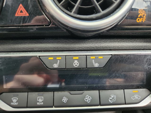 Used 2022 Nissan Sentra SR w/ SR Premium Package FWD image 18