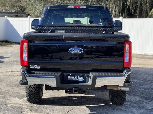 Used 2025 Ford F250 XLT w/ FX4 Off-Road Package image 4
