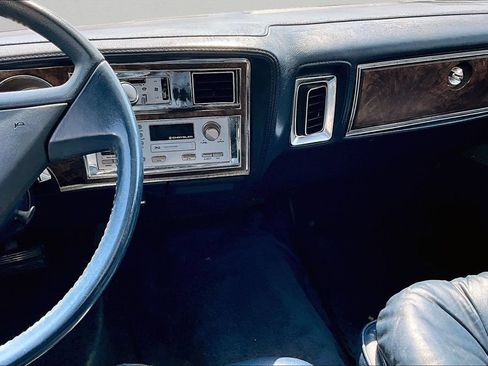 Used 1987 Chrysler Fifth Avenue RWD image 10