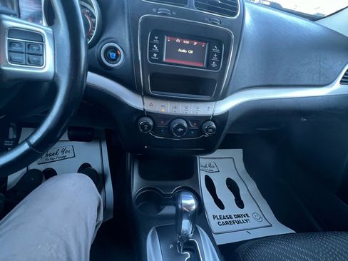 Used 2013 Dodge Journey SE image 24