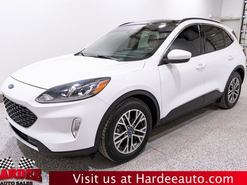 Used 2020 Ford Escape SEL image 2