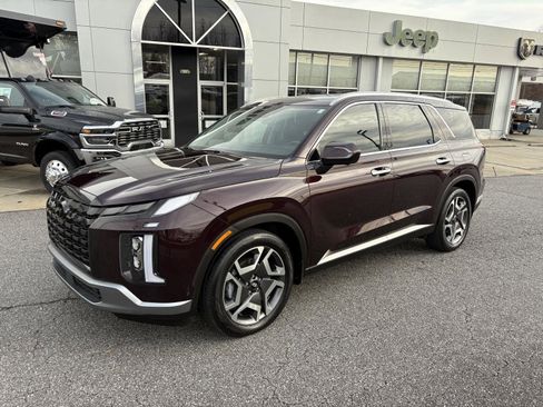 Used 2023 Hyundai Palisade SEL image 2
