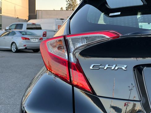 Used 2021 Toyota C-HR Limited image 26