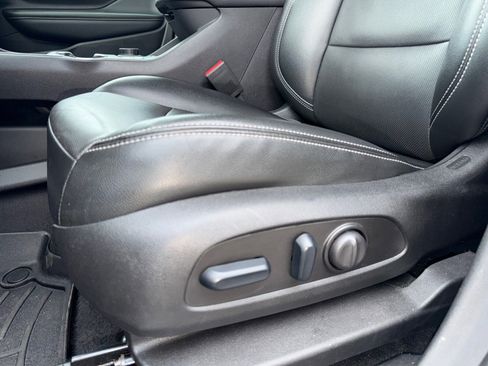 Used 2024 GMC Terrain SLT image 14