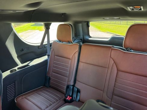 Used 2023 GMC Yukon XL Denali Ultimate image 28