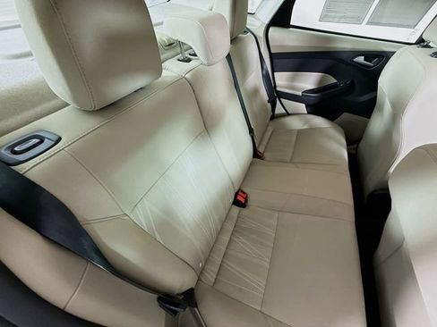 Used 2018 Ford Focus SE FWD image 31