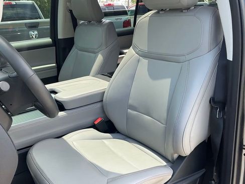 Certified 2025 Ford Expedition Max Active AWD/4WD image 32