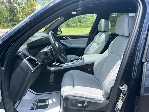 Used 2026 BMW X7 xDrive40i AWD/4WD image 3