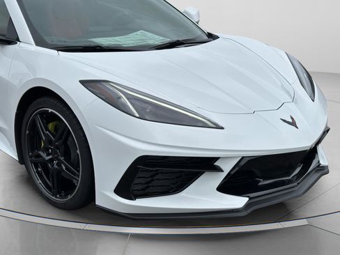 Used 2024 Chevrolet Corvette Stingray Coupe RWD image 9