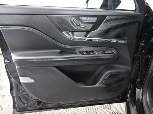 Used 2022 Lincoln Corsair Reserve AWD/4WD image 18