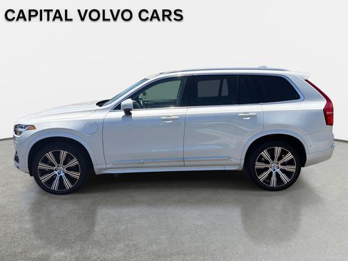 Used 2025 Volvo XC90 T8 Ultra w/ Protection Package Premier AWD/4WD image 8