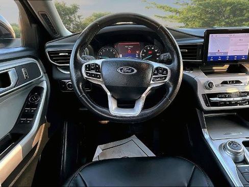 Certified 2023 Ford Explorer XLT w/ Equipment Group 202A AWD/4WD image 5