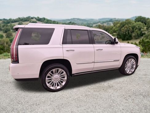 Used 2018 Cadillac Escalade Platinum AWD/4WD image 10