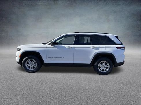 Used 2023 Jeep Grand Cherokee Laredo w/ Luxury Tech Group I AWD/4WD image 6